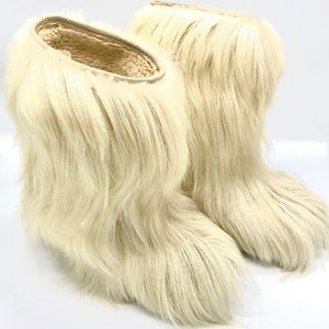 Vintage SABA Creamy Blonde Italian Fur Boots